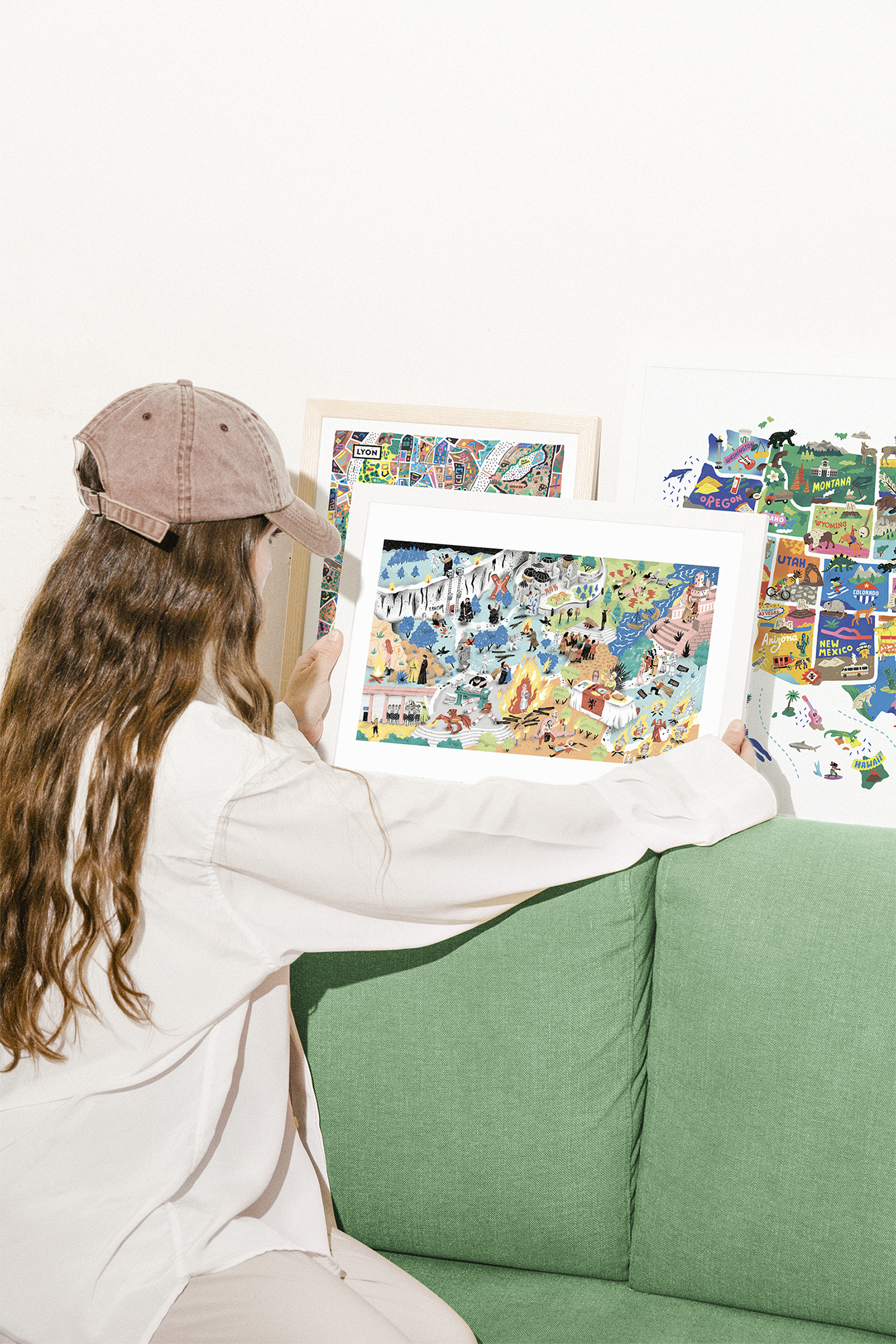 Affiche illustrée détaillée inspirée de la série culte Game of Thrones, représentant les personnages emblématiques et les maisons nobles, avec des dragons, des châteaux et un style graphique riche en détails.